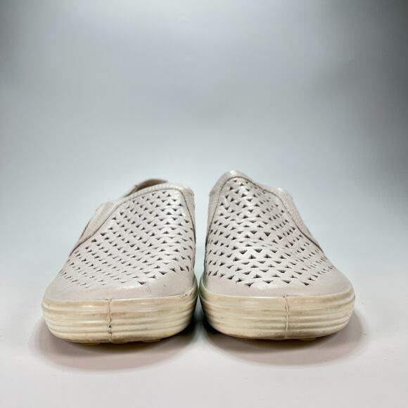 Ecco Soft 7 Extra Width White Soft Leather Slip On Sneakers Shoes Women's Size 6 - Picture 2 of 11